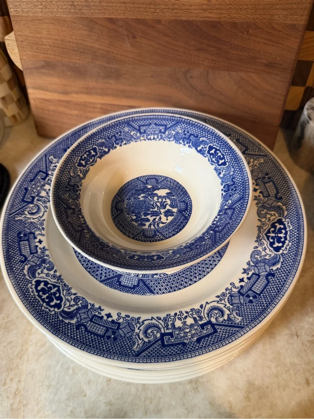 Set of 8 Vintage Blue Willow Royal China 10” dinner plates